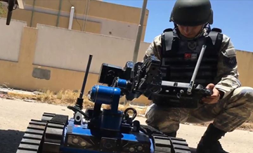 Libya'da EYP'lere yerli ve milli robot 'Kutlu' ile müdahale ediliyor