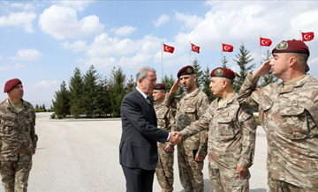 Akar’dan bordo berelilere ziyaret