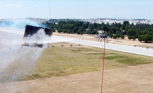 Vefa'lı gençlerin 'insansız yangın söndürme aracı' TEKNOFEST'te tüm görevleri başardı