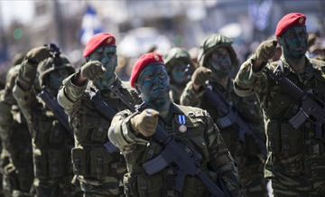 Yunanistan, ekonomisindeki daralmaya rağmen son 11 yılın en yüksek savunma bütçesini açıkladı