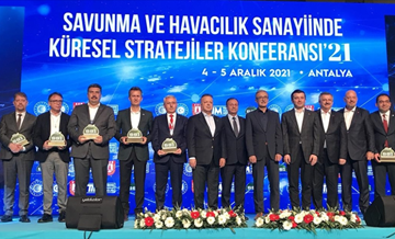 Savunma sanayisinin ihracat şampiyonları ödüllendirildi