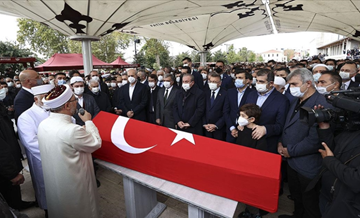 Milli SİHA'ların öncü ismi Özdemir Bayraktar son yolculuğuna uğurlandı