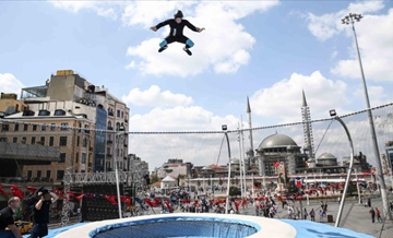 Taksim'de serbest uçuş heyecanı