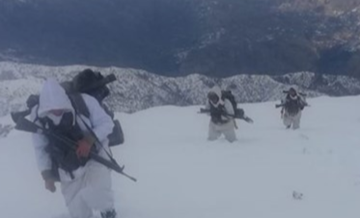 Mehmetçik karla kaplı dağlarda operasyonlarını sürdürüyor