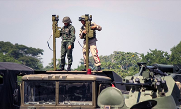 Venezuela Kolombiya sınırında askeri tatbikat başlattı