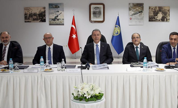 Milli Savunma Bakanı Hulusi Akar, Makina ve Kimya Endüstrisi Kurumunda (MKE) denetleme ve incelemelerde bulundu